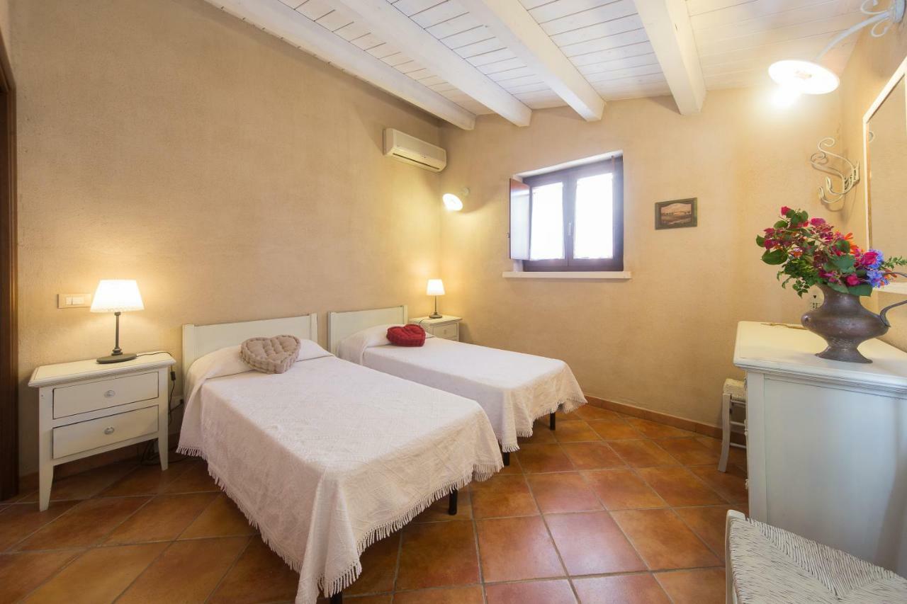 Casale Del Coccio Guest House Scicli Bagian luar foto