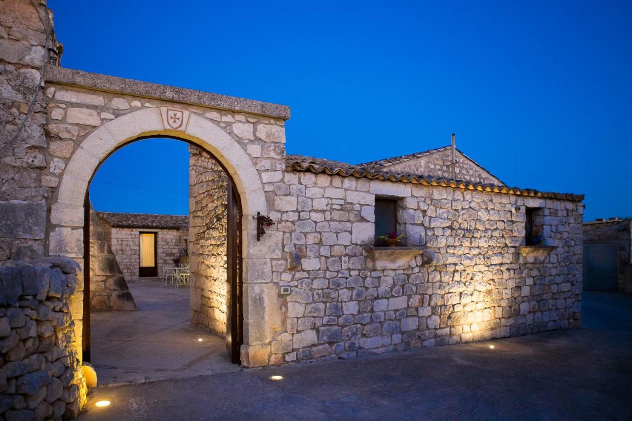 Casale Del Coccio Guest House Scicli Bagian luar foto