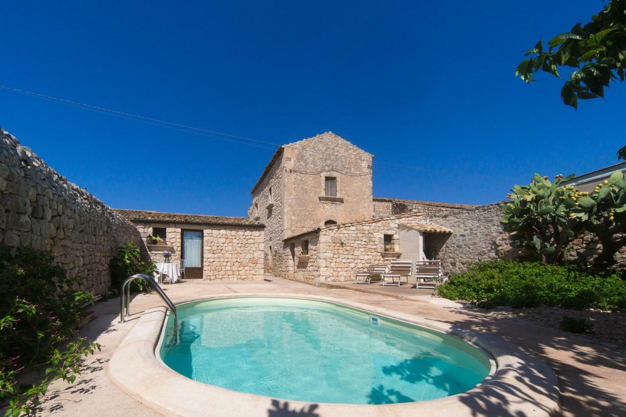 Casale Del Coccio Guest House Scicli Bagian luar foto